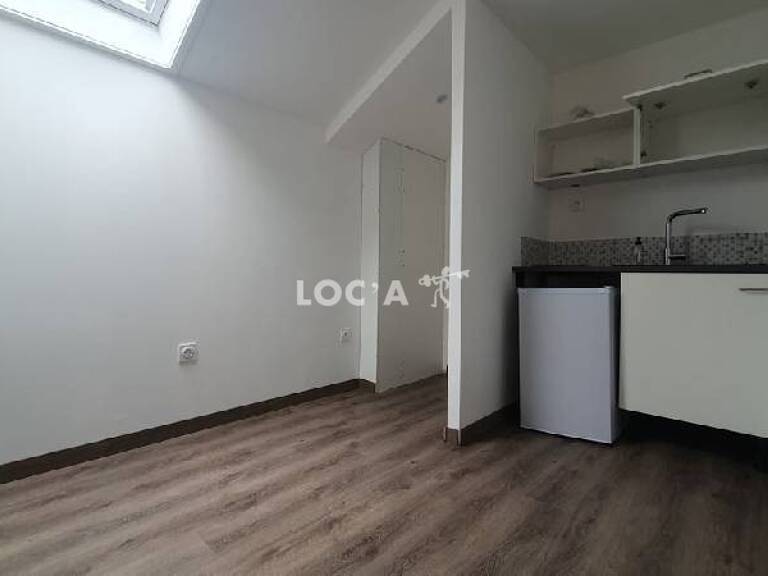 AFFAIRE - Studio refait à neuf — photo 1