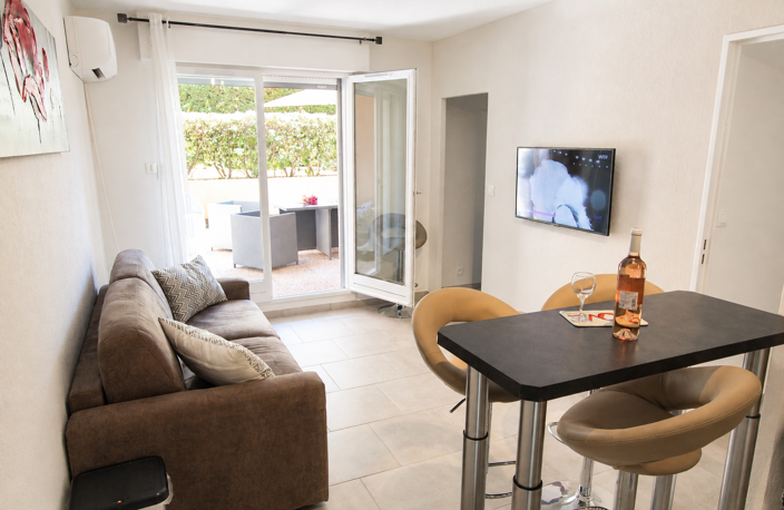 Sainte-Maxime   Appartement rénové à 200m de la plage — photo 2