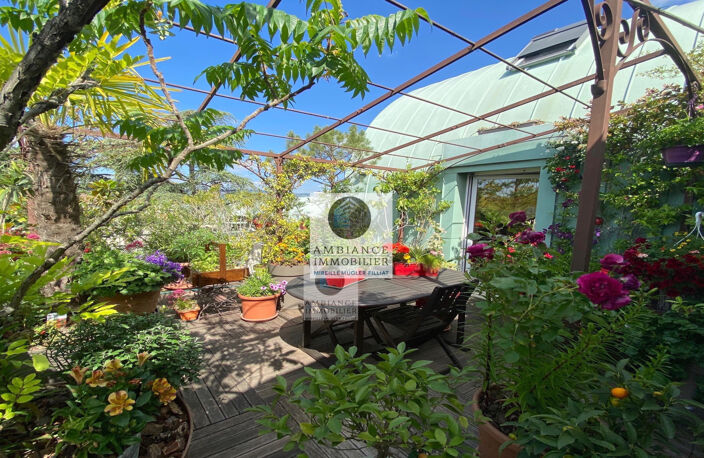 Appartement avec terrasse dans un quartier résidentiel — photo 2