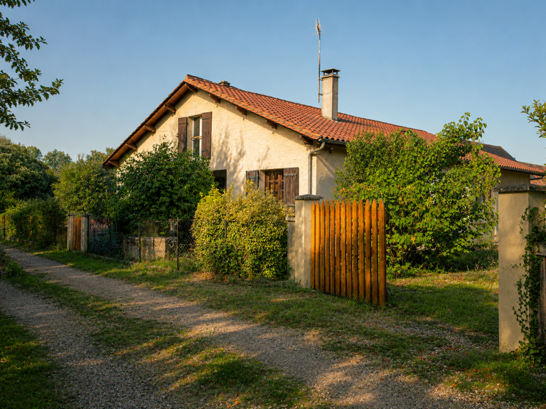 Maison 5 pieces 2100 m2 de terrain — photo 1