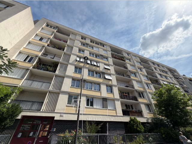 Appartement - 90m² - 20 rue des Amiraux Paris 18ème — photo du bien