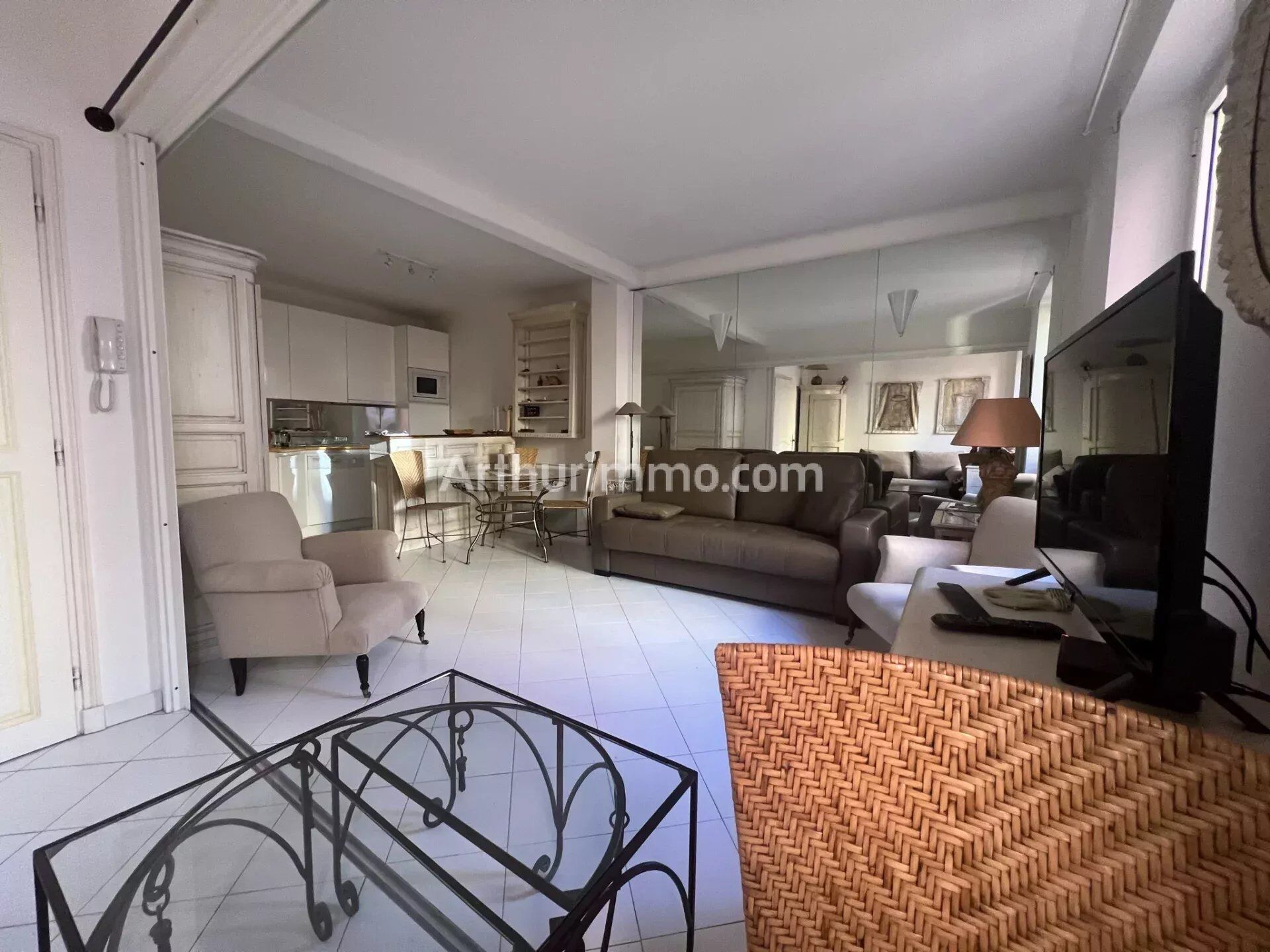 Appartement 1 pièce 33 m² · à Saint-Tropez · 33 m² · 1 200 €/mois