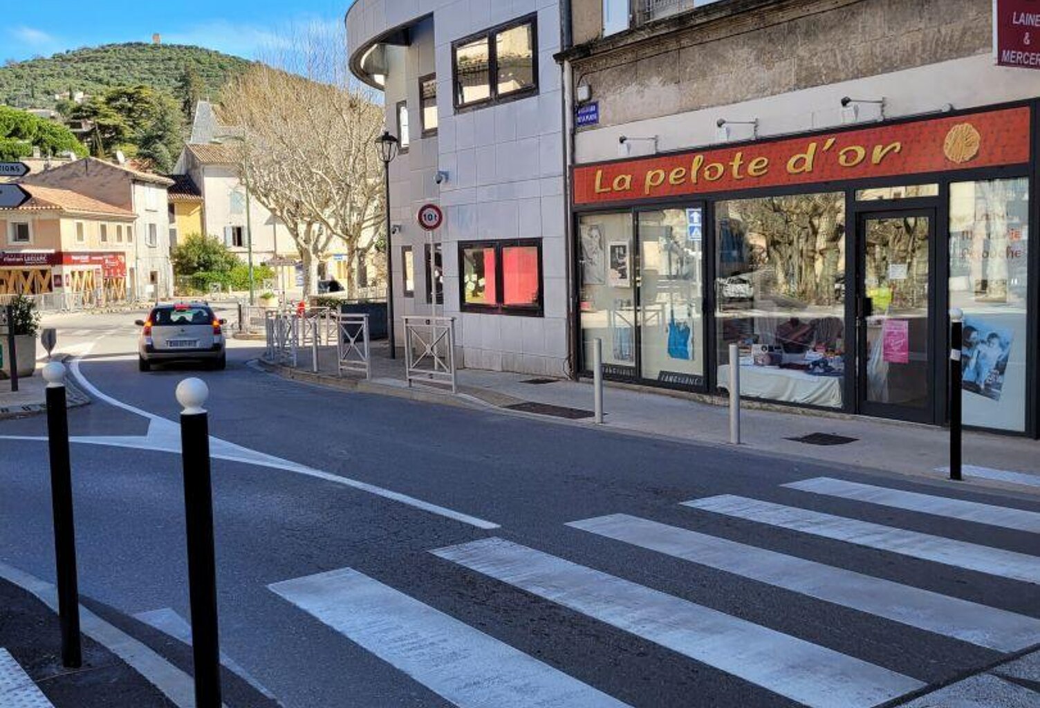 Vente Boutique/Local commercial 90 m&sup2; — photo 1