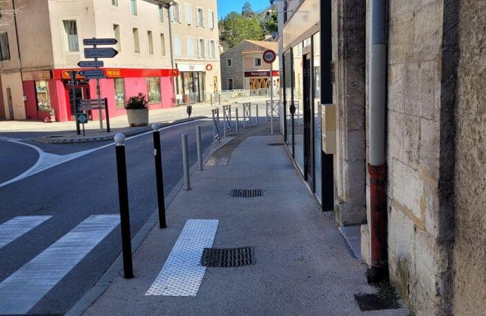 Vente Boutique/Local commercial 90 m&sup2; — photo 2