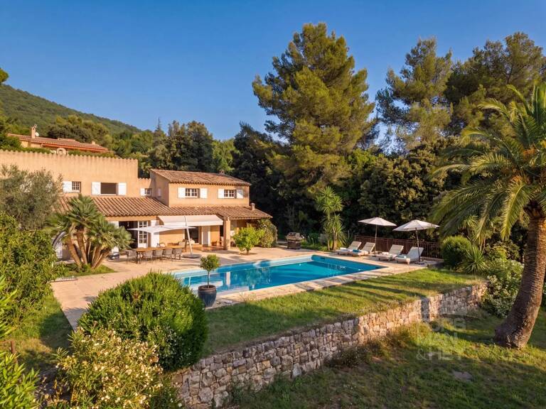Grasse : Villa provençale de standing avec vue panoramique sur la Méditerranée — photo 1