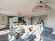 SAINT-MAURICE-DE-BEYNOST – SUPERBE T4 AVEC TERRASSE DE 70 M² – 3 CHAMBRES – 2 PARKINGS – CLIMATISATION — photo 3