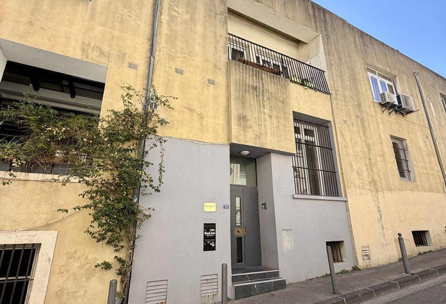LOCAL COMMERCIAL — photo 1