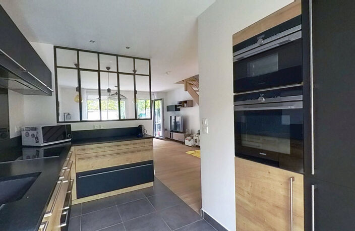 69410 CHAMPAGNE-AU-MONT-D'OR - CENTRE - APPARTEMENT T3 DUPLE — photo 3