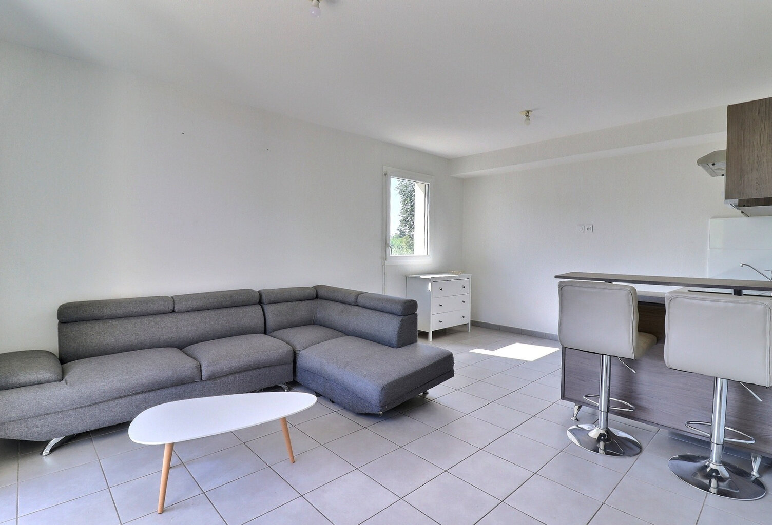 Appartement T2 avec balcon et parking — photo 1