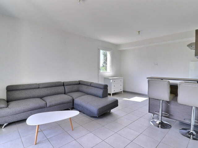 Appartement T2 avec balcon et parking — photo du bien