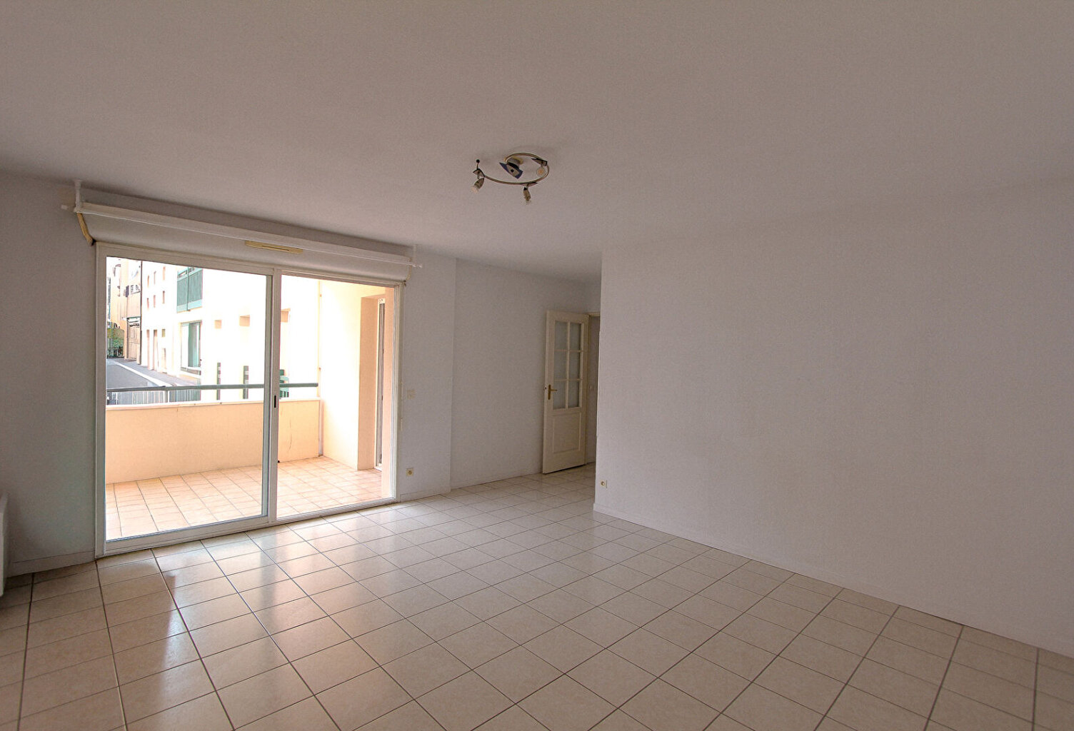 EXCLUSIVITE - BAYONNE  APPARTEMENT T2 - CENTRE BALCON ? PARKING - CELLIER — photo 1