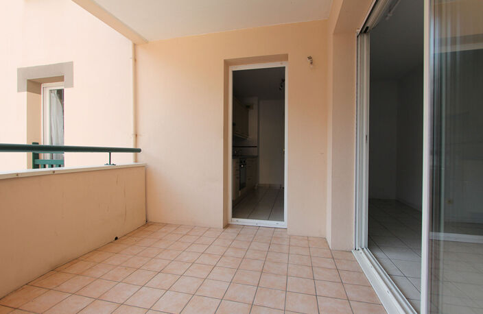 EXCLUSIVITE - BAYONNE  APPARTEMENT T2 - CENTRE BALCON ? PARKING - CELLIER — photo 2
