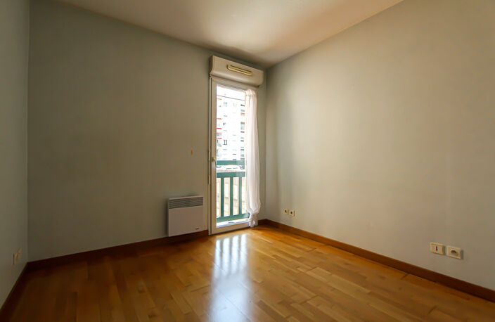 EXCLUSIVITE - BAYONNE  APPARTEMENT T2 - CENTRE BALCON ? PARKING - CELLIER — photo 5