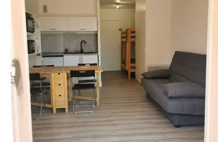 Appartement MEUBLE Saint Cyr Sur Mer 1 pièce(s) — photo 2