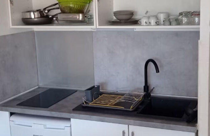 Appartement MEUBLE Saint Cyr Sur Mer 1 pièce(s) — photo 3