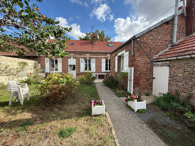 BECQUIGNY - ANCIEN CORPS DE FERME - MAISON - DEPENDANCES - J — photo 1