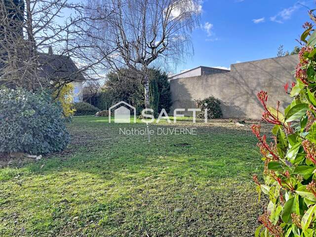Terrain constructible non viabilisé 469 m2 - borné — photo du bien