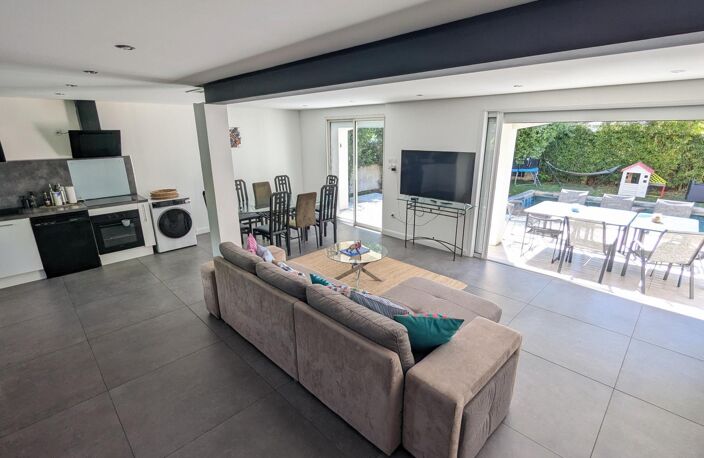 Maison rénovée avec piscine — photo 3