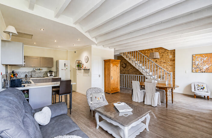 Au coeur de Lachassagne, belle maison de village 3 chambres — photo 5