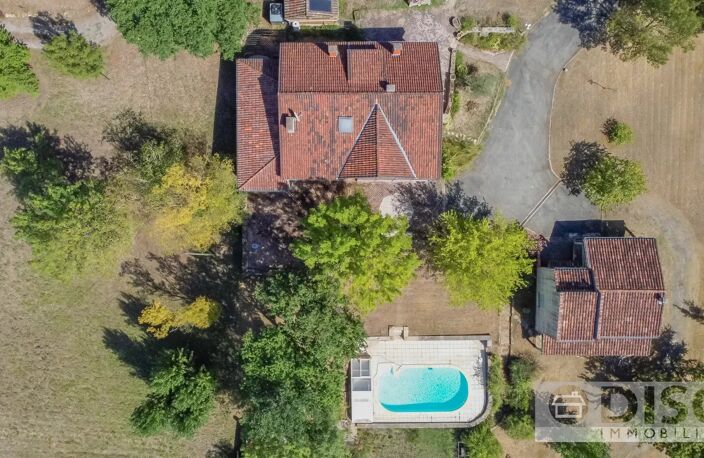 Belle propriété avec piscine et dépendance et vues à distance de marche de Saint-Antonin-Noble-Val — photo 2