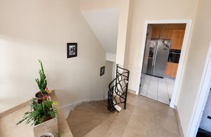 Appartement de 164 m² avec jardin et 2 garages — photo 3
