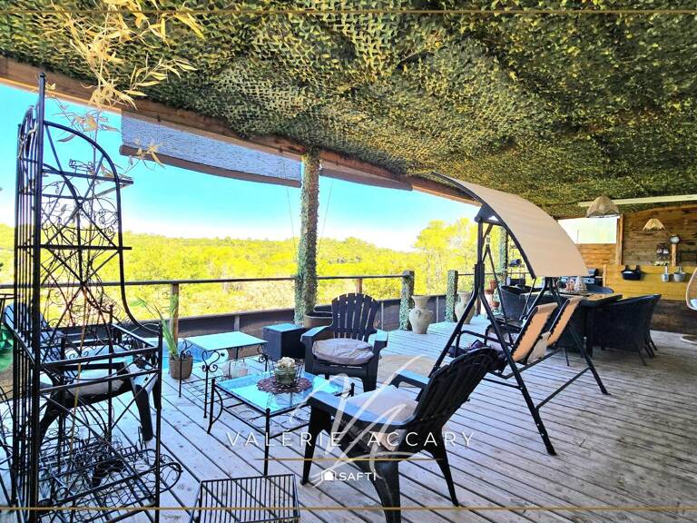 Rocbaron : Mobil home T4 de 57 m² sur un terrain de 290 m² avec terrasse de 100 m², spa, cave de 30 m²... — photo 1