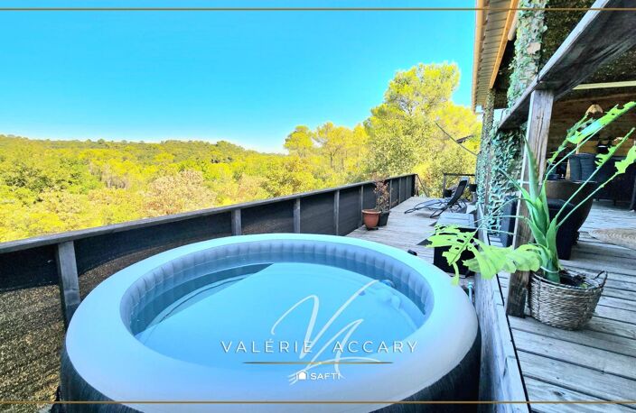 Rocbaron : Mobil home T4 de 57 m² sur un terrain de 290 m² avec terrasse de 100 m², spa, cave de 30 m²... — photo 2