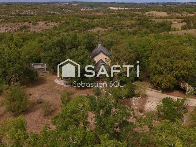 Maison en pierre du XVIIIe siècle  230 m²  5 chambres  8,5 hectares — photo du bien