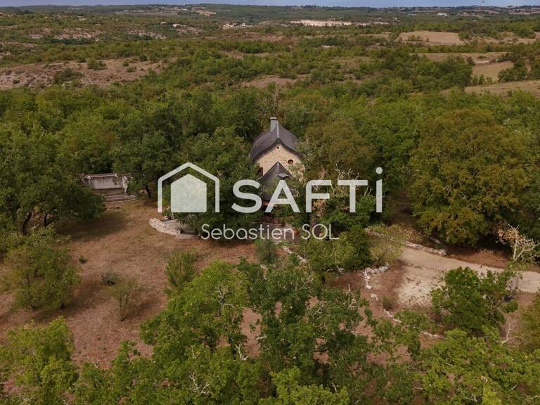 Maison en pierre du XVIIIe siècle  230 m²  5 chambres  8,5 hectares — photo 1