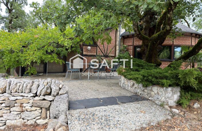 Maison en pierre du XVIIIe siècle  230 m²  5 chambres  8,5 hectares — photo 4