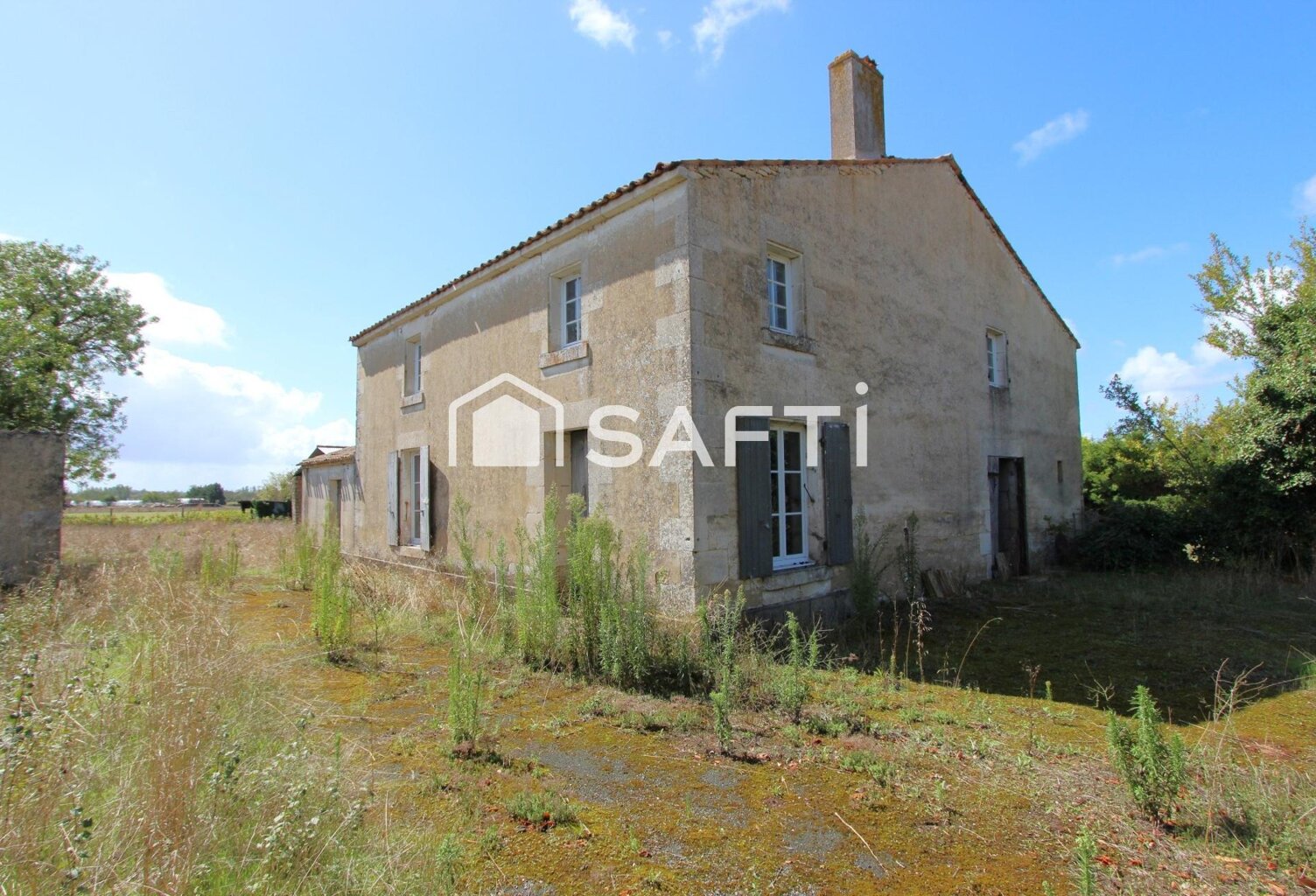 MAISON EN PIERRE / DÉPENDANCES / GRAND TERRAIN — photo 1