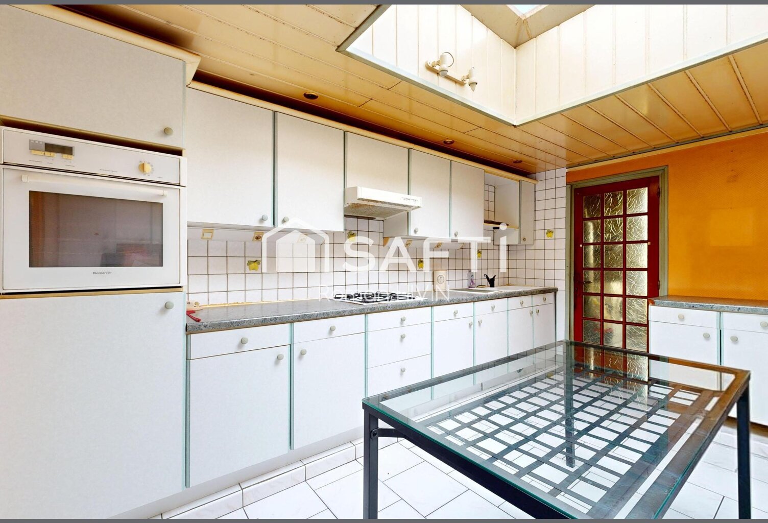 Maison 2 chambres et cour - Fort potentiel — photo 1