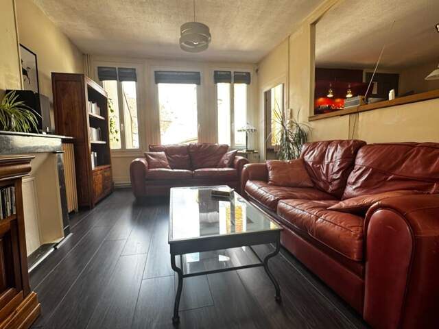 Maison atypique avec terrasse au cœur d'Autun — photo du bien