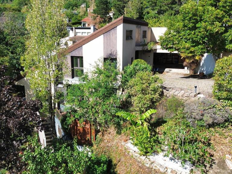 Maison d'architecte au cœur de Gravenoire 63122 — photo 1