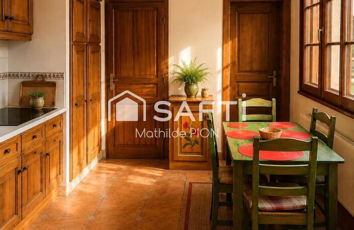 Maison de caractère organisée autour d'un patio central — photo 3