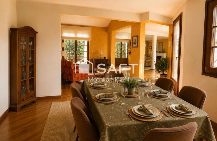 Maison de caractère organisée autour d'un patio central — photo 4