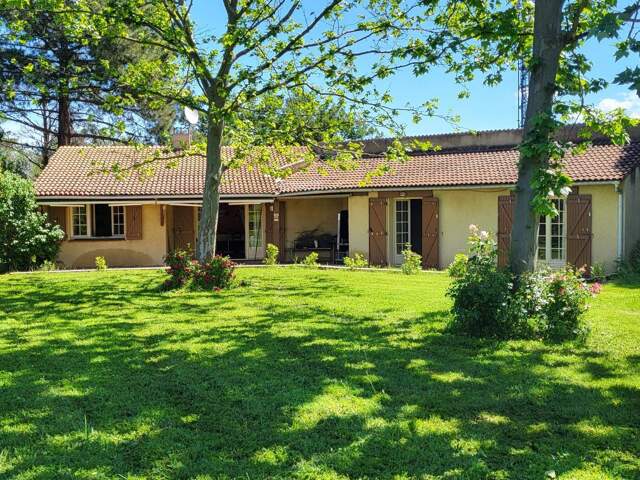 BELLE VILLA PLAIN PIED AVEC SON PARC ET PISCINE — photo du bien