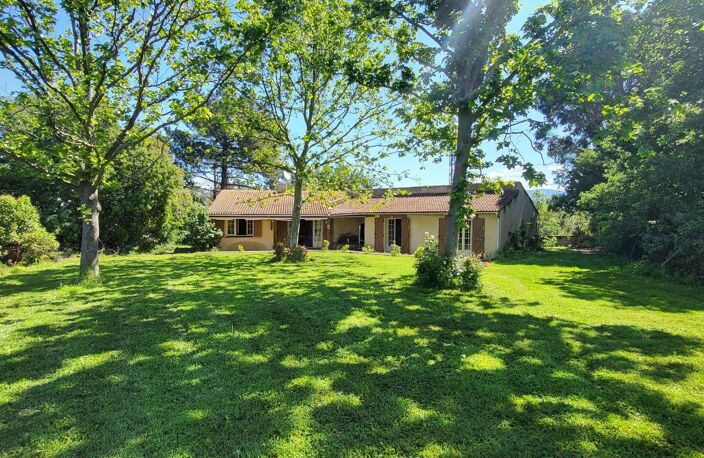 BELLE VILLA PLAIN PIED AVEC SON PARC ET PISCINE — photo 2