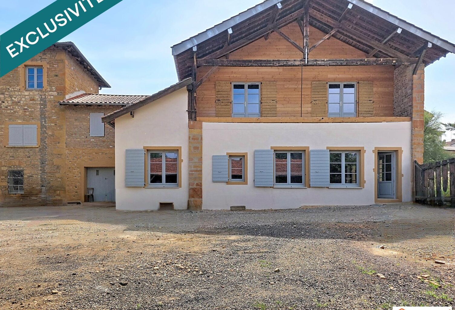 ALIX  Grange en pierre à réhabiliter  190 m² avec jardin — photo 1