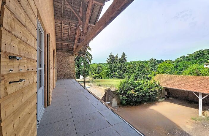 ALIX  Grange en pierre à réhabiliter  190 m² avec jardin — photo 5