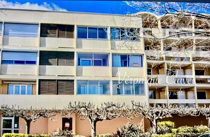 Beau studio de 25m2 avec Cellier/cave et place de parking proche des Thermes — photo 3
