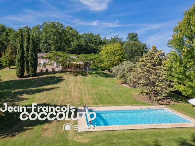 Maison familiale 3ch, avec piscine et parc arboré — photo du bien