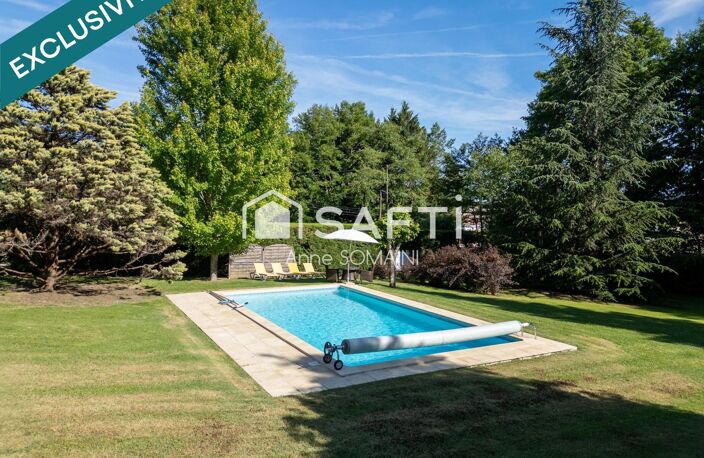 Plain-pied avec piscine et jardin arboré — photo 2