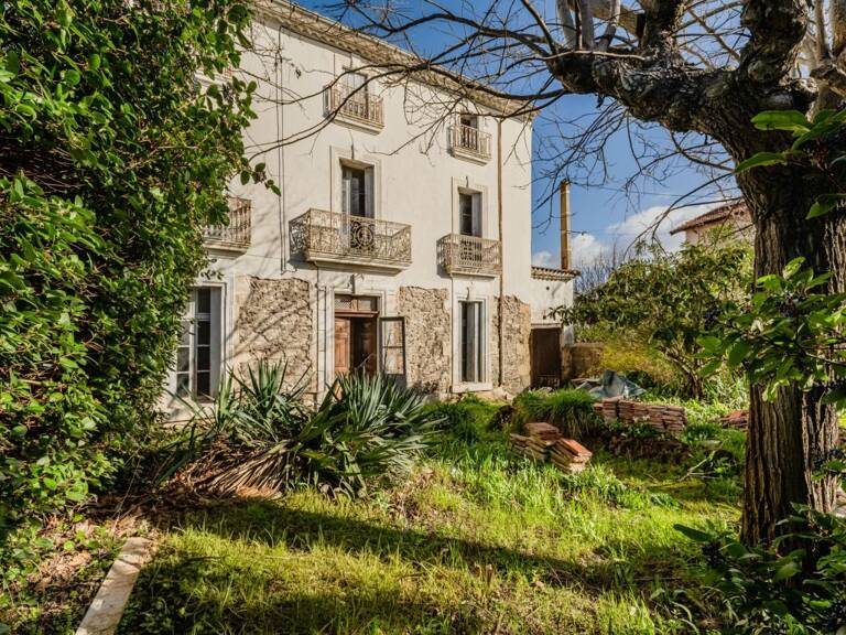 Domaine  Ensemble immobilier à réhabiliter — photo 1