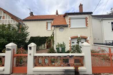 Maison  363800 €
