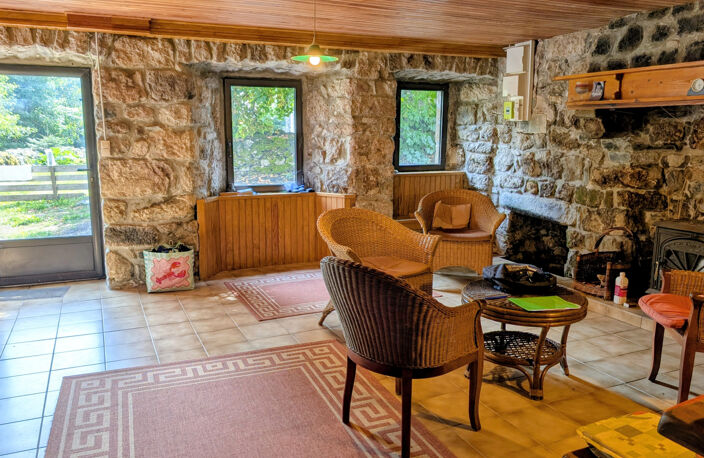 Dépt. 07 - A VENDRE à USCLADES-ET-RIEUTORD - Grande Ferme ré — photo 3