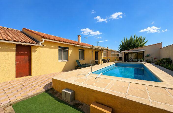 A VENDRE DEPT 30 (GARD) AIMARGUES VILLA PP 3 CHAMBRES JARDIN — photo 2