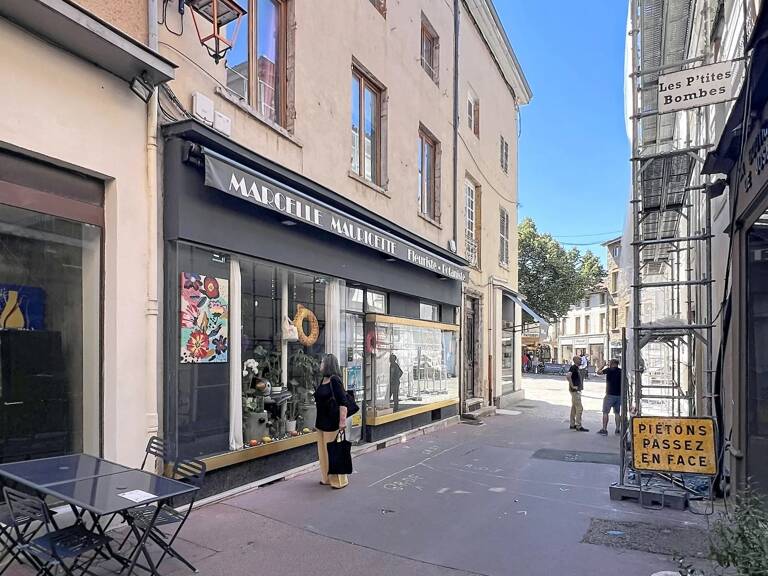 Immeuble  130 m² — photo 1