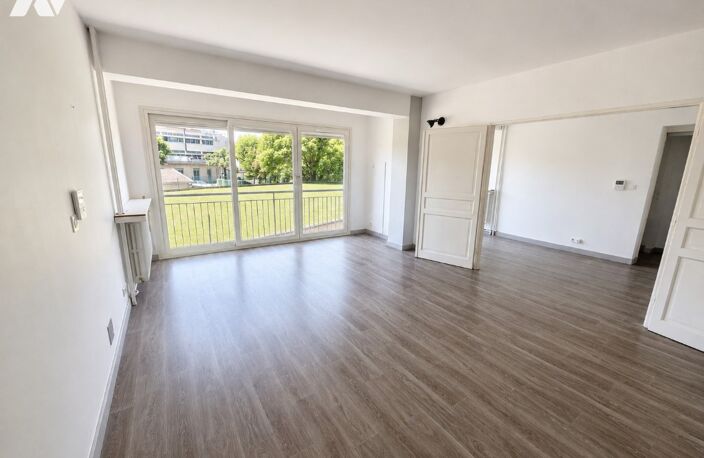 Vente appartement 5 pièces 97 m² Bourg-en-Bresse (01000) — photo 3
