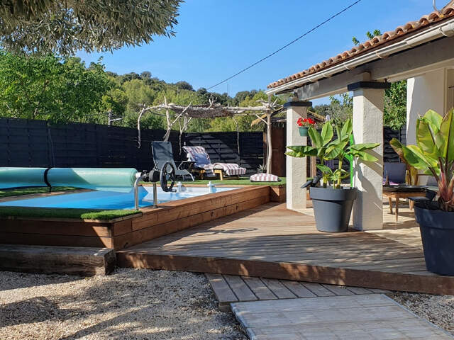 jolie maison de plain-pied *piscine bois semi-enterrée * sec — photo du bien